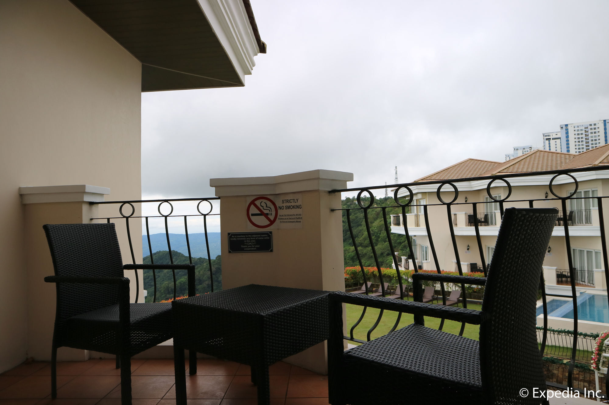 The Lake Hotel Tagaytay Tagaytay City Exterior foto